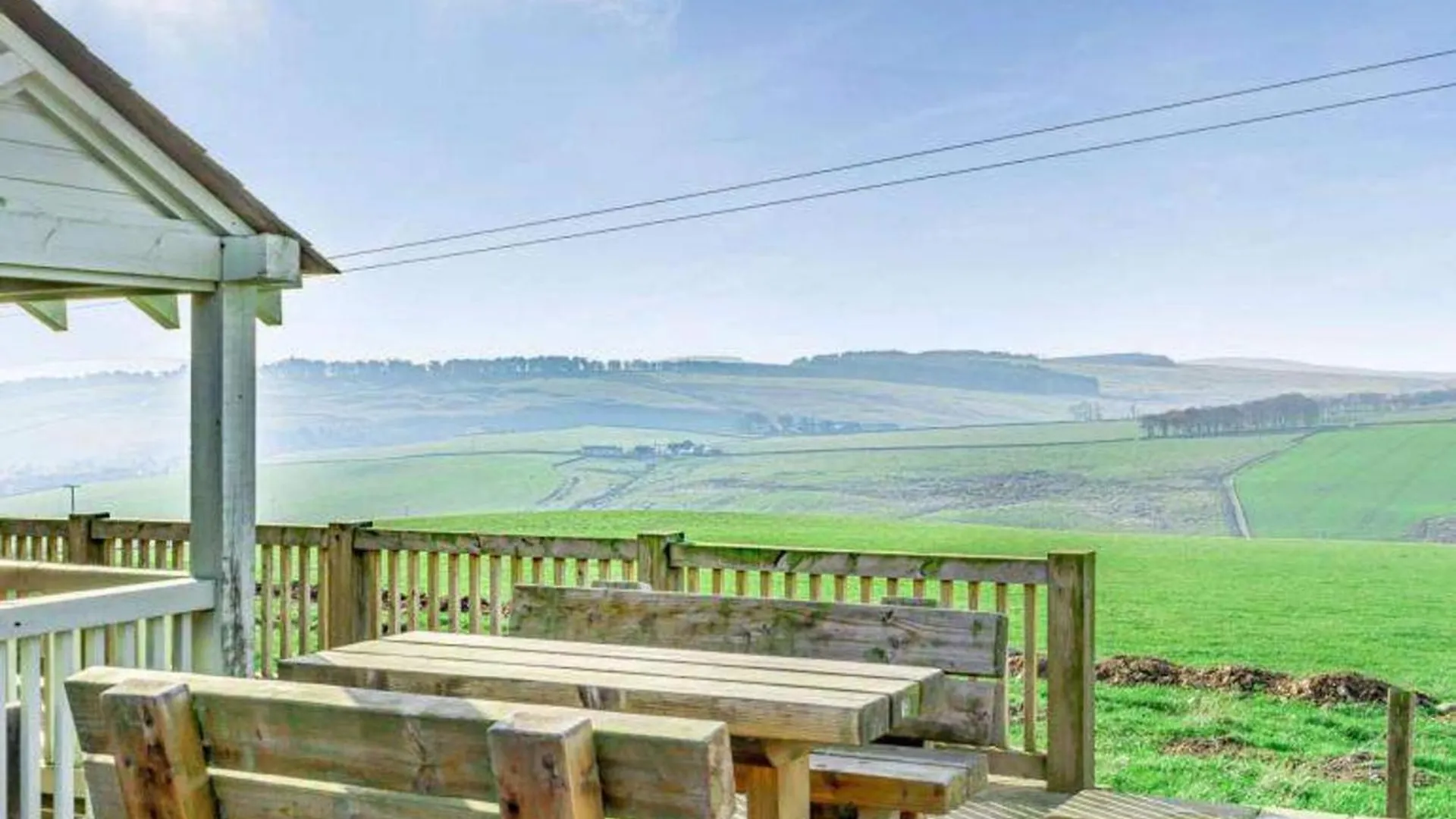 10 Guests - 5 Bedrooms - Deck - Hot Tub Edinburgh