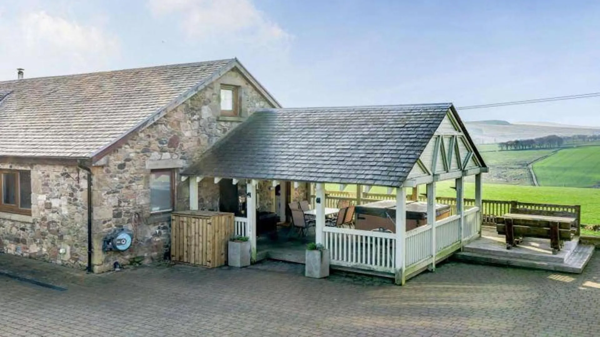 10 Guests - 5 Bedrooms - Deck - Hot Tub Edinburgh Storbritannien