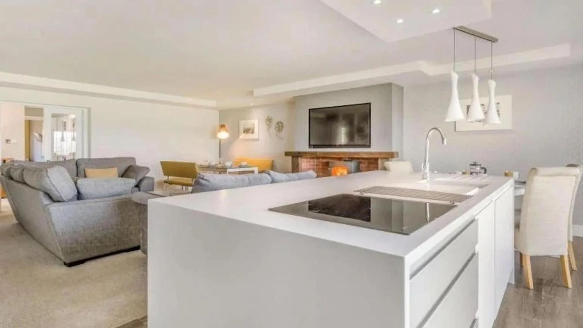 10 Guests - 5 Bedrooms - Deck - Hot Tub Edinburgh Storbritannien