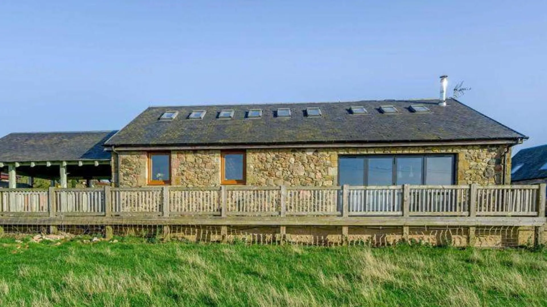 Feriehus 10 Guests - 5 Bedrooms - Deck - Hot Tub Edinburgh
